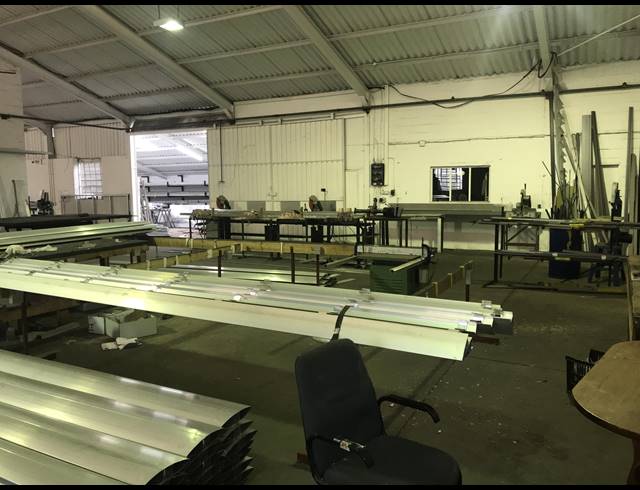 943M² FACTORY FOR SALE IN BRACKENFELL INDUSTRIAL